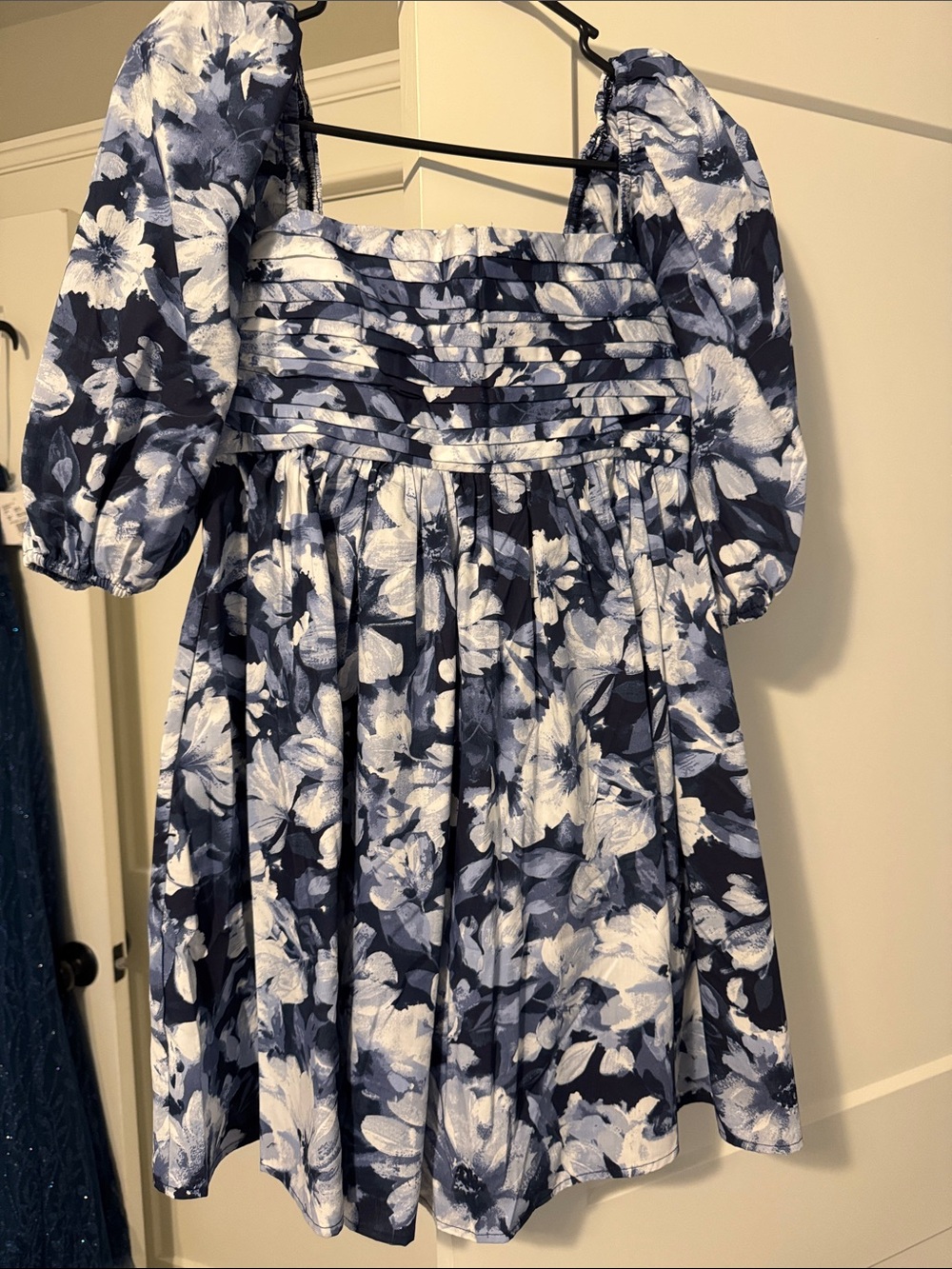 Abercrombie & Fitch Navy and White Floral Puff-Sleeve Mini Dress